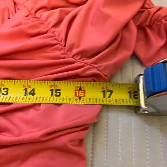 NWOT - Express Body Contour Compression Off The Shoulder Ruched Tee Pink - Large - Picture 5 of 8